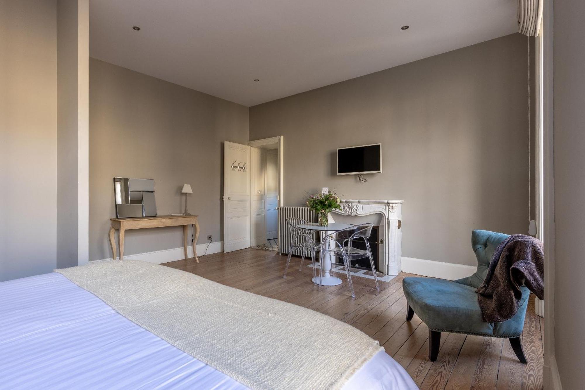 La Villa Beaupeyrat - Apparthotels De Charme Dans Batisse De Caractere A 400M Du Coeur De Ville De Limoges Bilik gambar